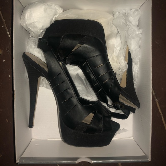 Shoedazzle/JustFab High Heels - Picture 7 of 8